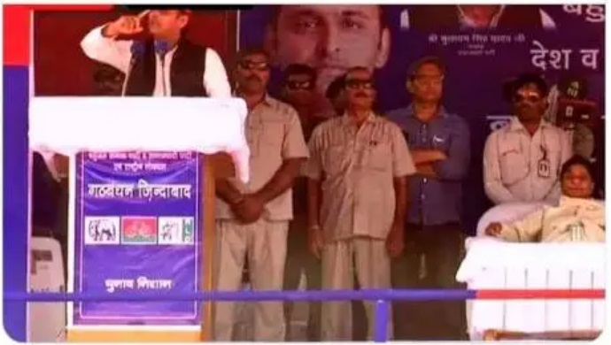 HareshK04248354's tweet image. 2014 में नरेंद्र मोदी के नेतृत्व में भाजपा की पूर्ण बहुमत से सरकार बनने के बाद से ही रवीश कुमार जैसे दल्लों की दलाली पर अंकुश लग चुका है। इस कांग्रेसी दल्ला को इसका भारी नुकसान उठाना पड़ा। आज यगह महज एक यूट्यूबर बनकर रह गया है। इसके सारे यूजर मुल्ले हैं। #ModifiedKashi #modi2024