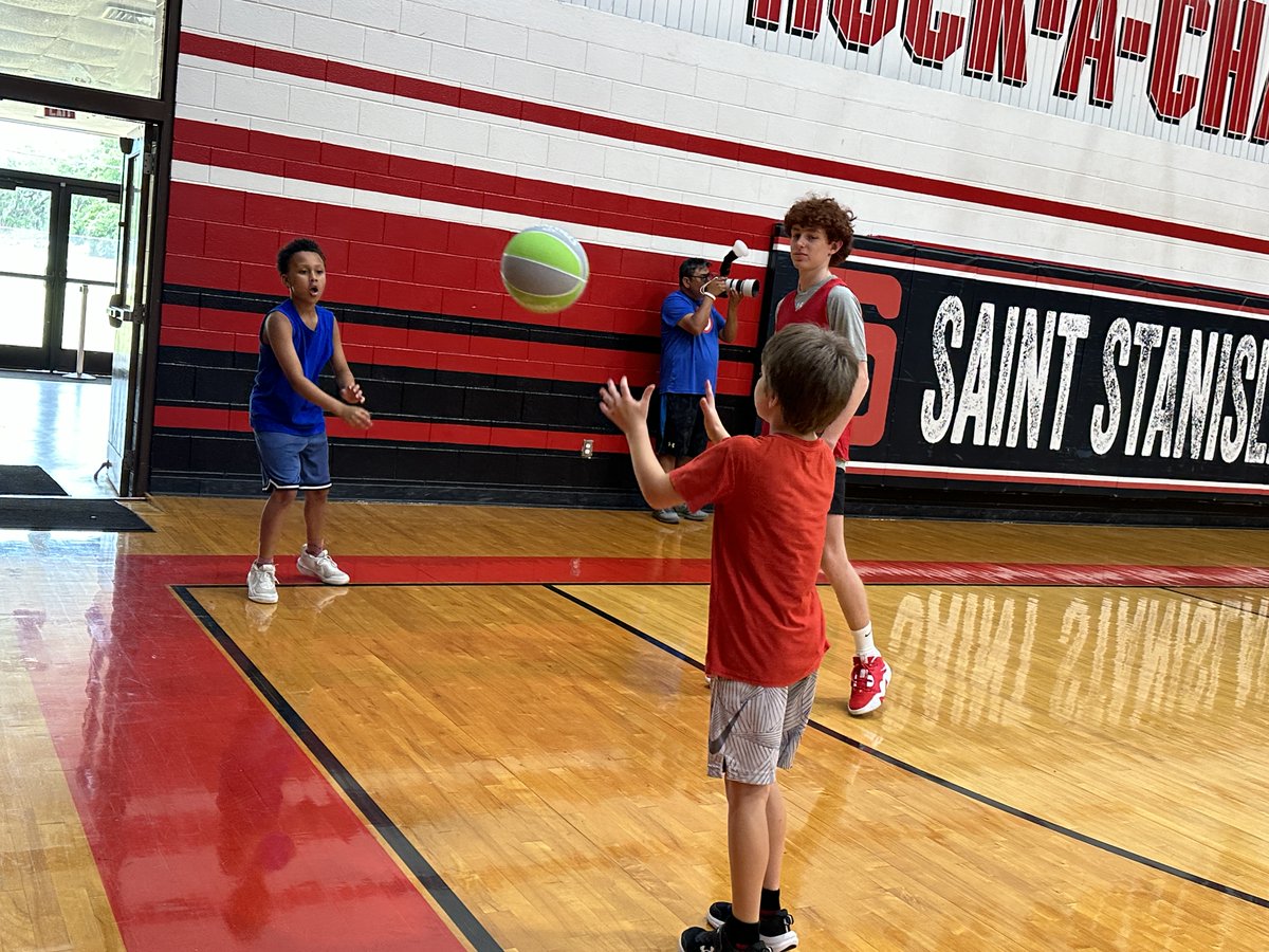 StanislausRocks's tweet image. 🏀 Little Dribblers Camp Fun at Saint Stanislaus! 🏀
Our gym is buzzing with excitement as the Little Dribblers camp is in full swing! The kids are having a blast, learning new skills, and making new friends. We love seeing their smiles and energy on the court.