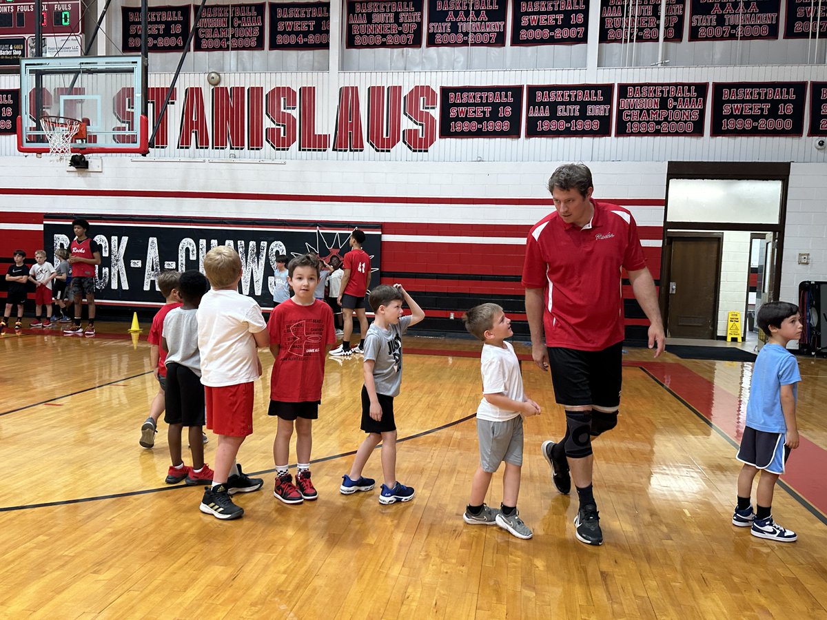 StanislausRocks's tweet image. 🏀 Little Dribblers Camp Fun at Saint Stanislaus! 🏀
Our gym is buzzing with excitement as the Little Dribblers camp is in full swing! The kids are having a blast, learning new skills, and making new friends. We love seeing their smiles and energy on the court.