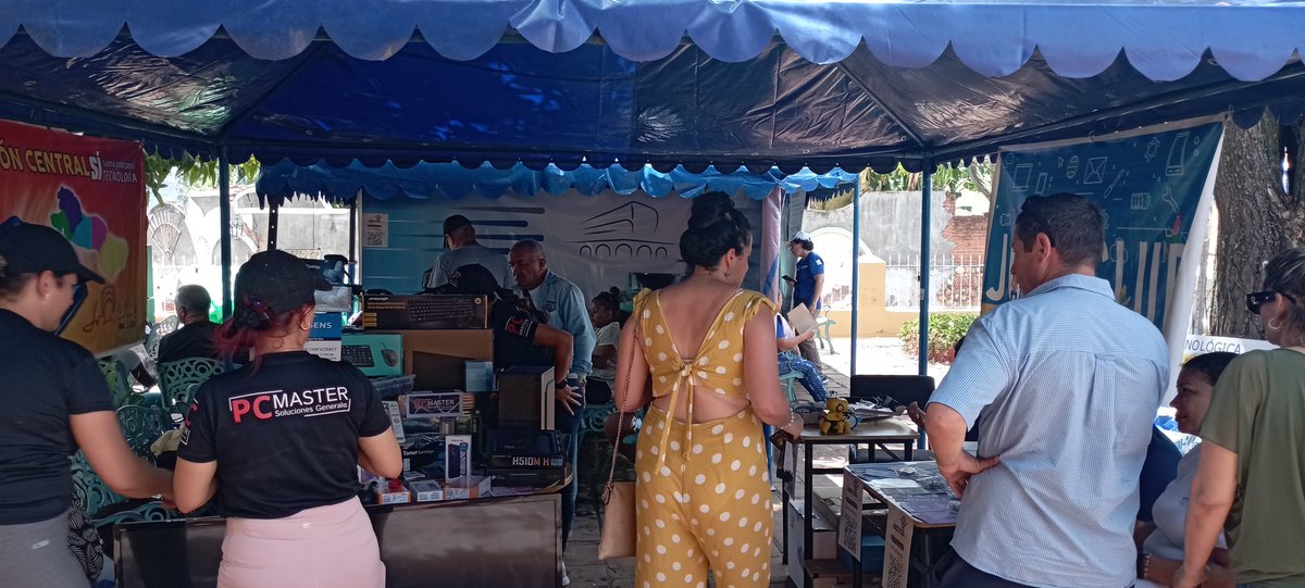 📡 Feria Tecnológica La Guayabera 5.10📡 
📡 Una veintena de entidades estatales y del sector privado, participan en esta décima edición de la feria, dedicada al 510 aniversario de la villa del Espíritu Santo. #YayaboEn510