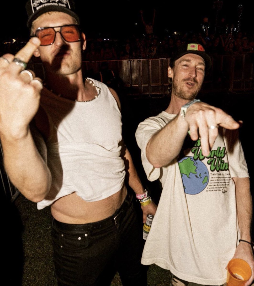 Happy birthday to my best friend in da whole wide word! I love you GRiZ! He’s not on the internetz rn so well celebrate for him 🎉 🎈🍾