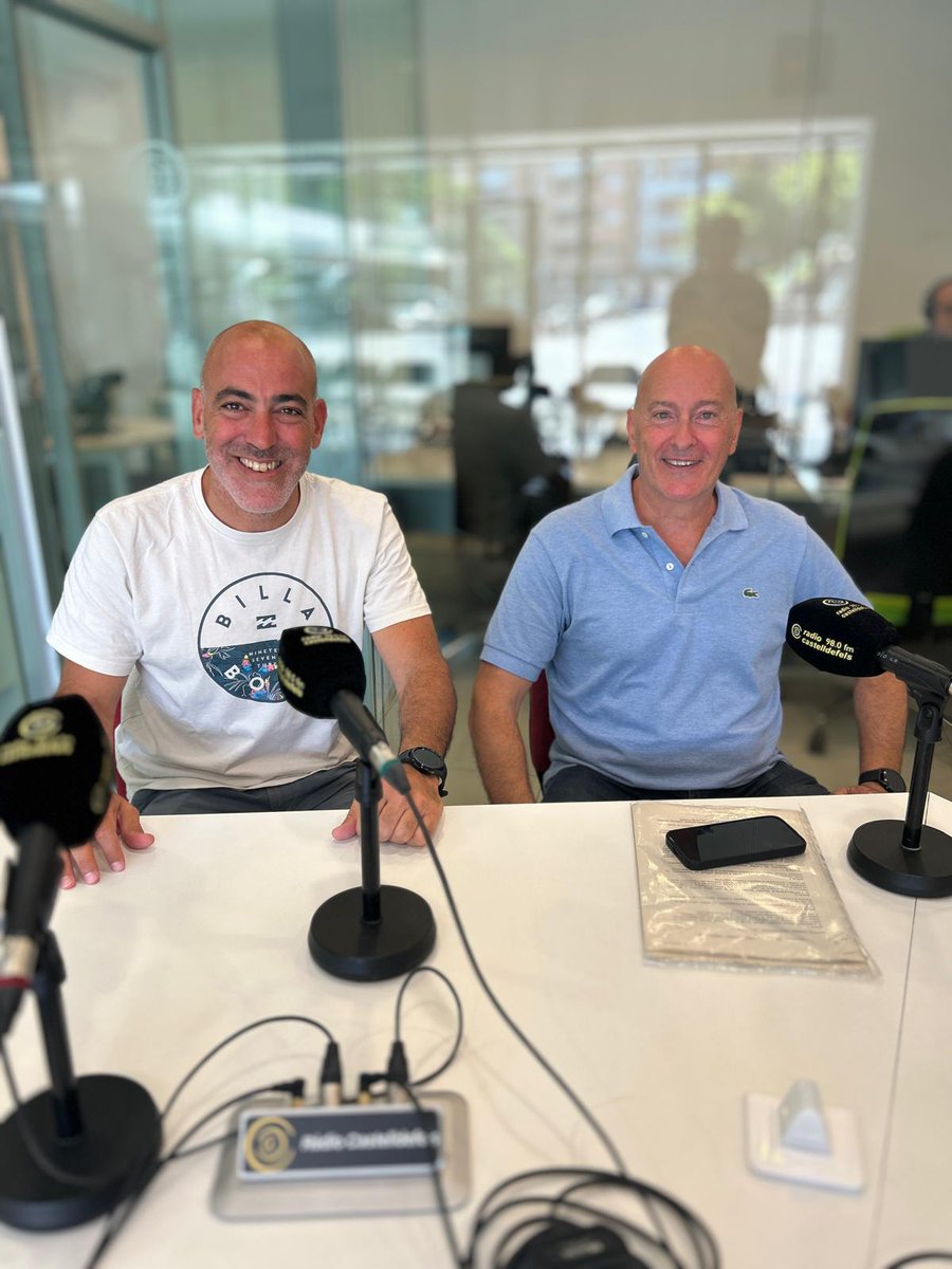 Ràdio Castelldefels (@radiocastelldef) on Twitter photo 🏉Parlem avui del <a href="/_CRUC_/">Castelldefels Rugby</a> i dels esdeveniments que hi ha els pròxims dies.
📻Leo Bortheiry, president de l'entitat i Lucho Cabanne entrenador del femení i organitzador del Seven Rugby Playa, que tindrà lloc la setmana vinent, ens ho expliquen: od.lk/f/Nl8yMDcwODkz… 🏉Parlem avui del <a href="/_CRUC_/">Castelldefels Rugby</a> i dels esdeveniments que hi ha els pròxims dies.
📻Leo Bortheiry, president de l'entitat i Lucho Cabanne entrenador del femení i organitzador del Seven Rugby Playa, que tindrà lloc la setmana vinent, ens ho expliquen: od.lk/f/Nl8yMDcwODkz…