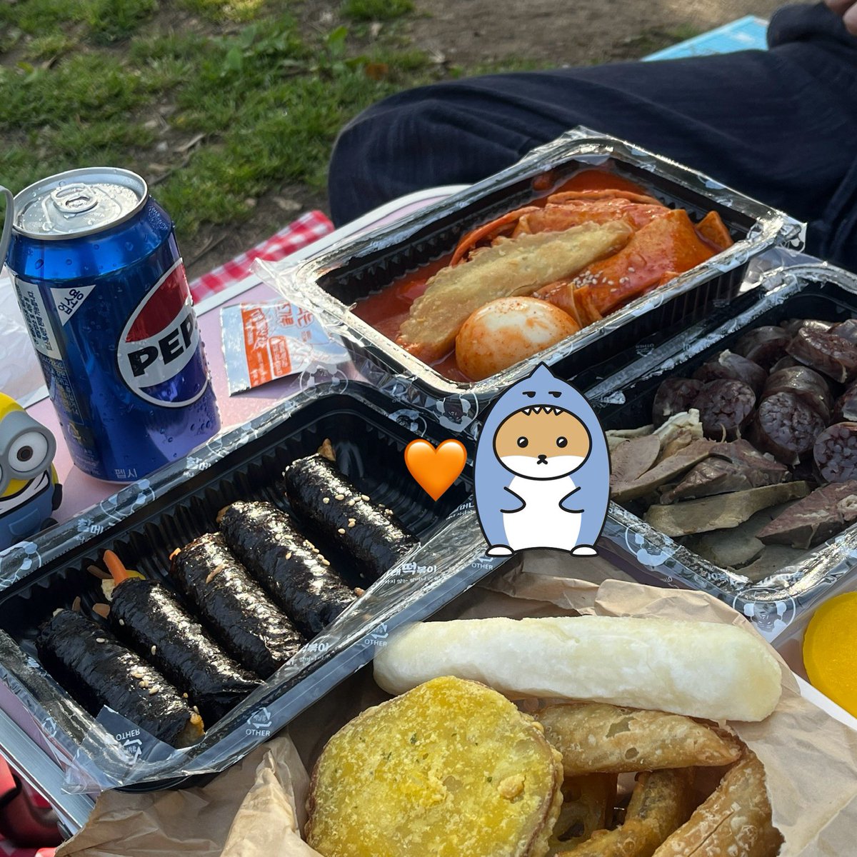 mxmarrie's tweet photo. @OfficialMonstaX 5월, 날씨가 완벽하게 좋았던 주말
짝꿍 몬베베랑 같이 여행떠나기.ᐟ🚃

기현이 덕분에 현생에 찌든 몽베베 둘이서 힐링 제대로 하고 왔찌요〰️🐻🐹🤍

#기현 #키키트립 #너만볼수있는나의5월
@OfficialMonstaX https://t.co/BS6EmmQcLf