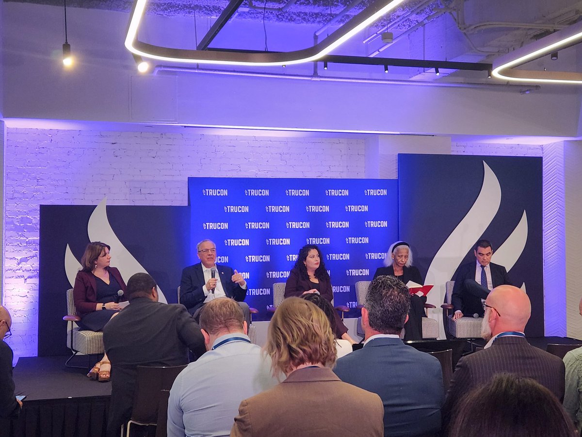 MaxDavidBouchet's tweet photo. First panel of @TrumanCenter &amp; @TrumanProject flagship conference #TruCon: immigration &amp; national security. 

As a nation with immigration in its DNA, the US needs to go back to its original story: migrants are part of its success &amp; global leadership. But better policy is needed. https://t.co/Y3RBpzcuT1