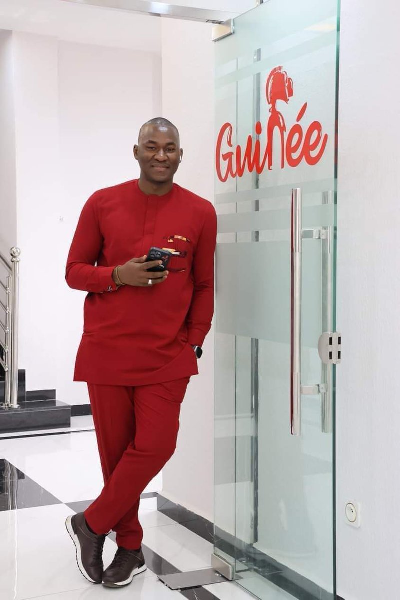 GuineeBuzz's tweet photo. 🔴🇬🇳#Guinee : Moussa Condé @TontonEdnoc nommé Directeur de la communication et de l'information de la présidence de la République. Il était jusque là Chef de Division a la #DCI. https://t.co/PwVzzgW1zA