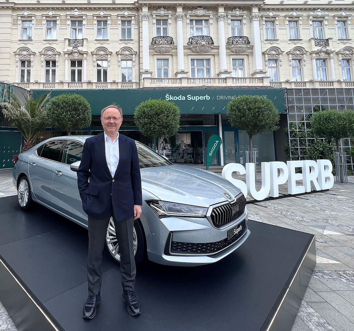 Superb'in dünyada en büyük pazarı Türkiye!

✅Yenilenen Skoda Superb, yarın 1 milyon 950 bin liraya satışa çıkacak. Yeni Superb Sedan, VW Passat Sedan üretimi sona erdiği için açık ara segment lideri olacak. Yüce Auto 1 hafta 5 bin ön başvuru aldı.
autoajans.com/superb-gelmede…