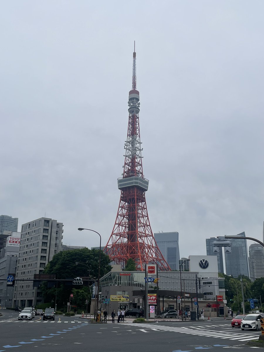 sa_rogio's tweet photo. 5月はパッとしなかったなあ。

東京駅でリンゴジュース飲んで、天気が悪くてキャンプに行けないからバスケして、東京タワーの近くで仕事して、450万のユニフォームにムムッとして。息子の運動会は最高だったけど写真は自粛。

来月はパッとしたいなぁ。 https://t.co/zTAYF91Ne5