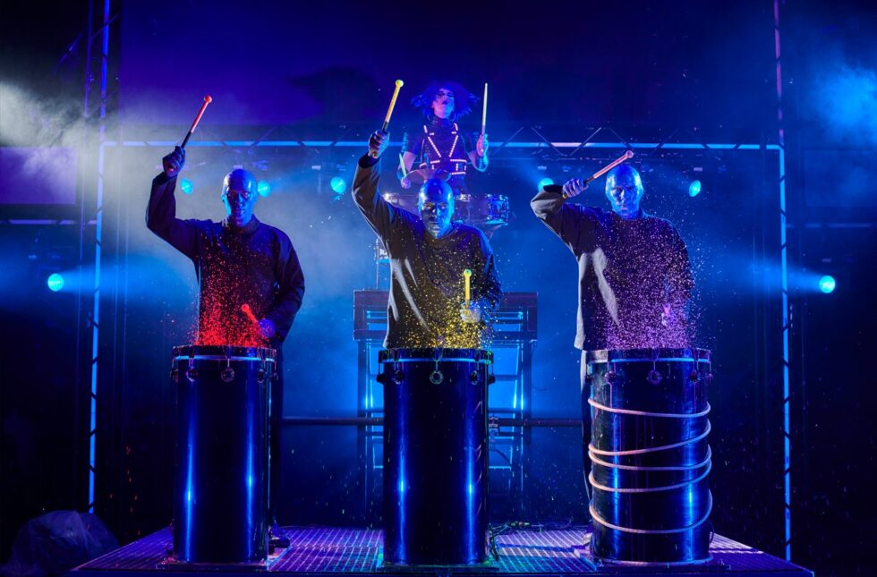 ViernesMagazine's tweet image. Ya comenzó en México el «Bluevolution World Tour» de Blue Man Group. Te contamos todo lo que sucedió en la Alfombra Azul del Teatro Telcel.

@EscenarioOCESA @seitrack @bluemangroup #BluevolutionWorldTour #BlueManGroup 

viernesmagazine.com.mx/ya-comenzo-en-…