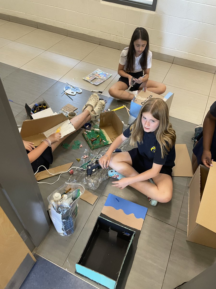 csimanic15's tweet image. We are continuing full steam ahead into June! Creating Sustainable Environments and #BreakBeatCode ! @hcdsbsteam @lclightmilton