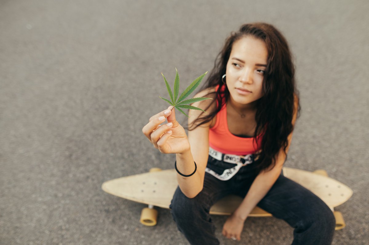 FHHSEvents's tweet photo. Because of its strength, hemp fibre can be used for composite materials that could be used to make anything from skateboard decks to car and stealth fighter bodies.

https://t.co/aXbdJP8OyQ

#FreedomHealthHempShop #HempFacts https://t.co/vUUgLV4HGo