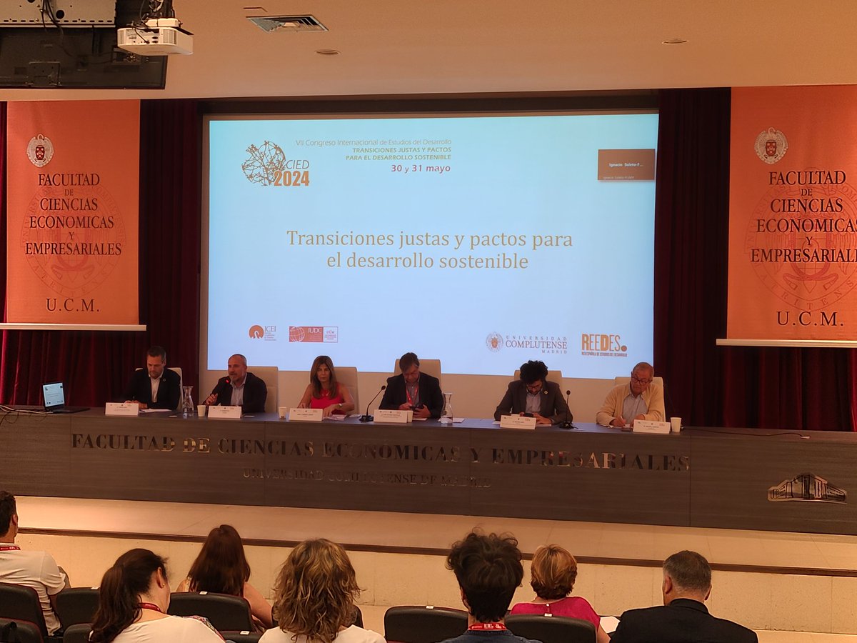 Cierre del VII Congreso Internacional de Estudios del Desarrollo. Transiciones justas y pactos para el desarrollo sostenible @infoREEDES Debate con @JASanahuja @anton_leis @TJungFIIAPP entre otros @AECID_es @FIIAPP @ucm_icei #reedes #VIICIED