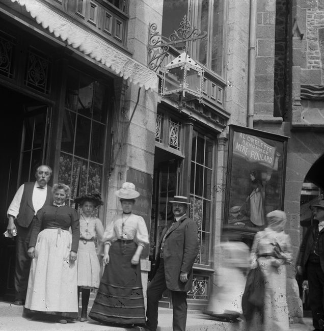 📍 [31/05] Pour ce dernier jour de mai, étape dans la #Manche, au Mont Saint-Michel !

🥚 C'est l'histoire d'une jeune Nivernaise, Annette Boutiaut, femme de chambre de l'architecte des Monuments historiques, qui en 1872 rencontre Victor Poulard... 🥚🍳

➡️fr.anecdotrip.com/la-recette-gag…