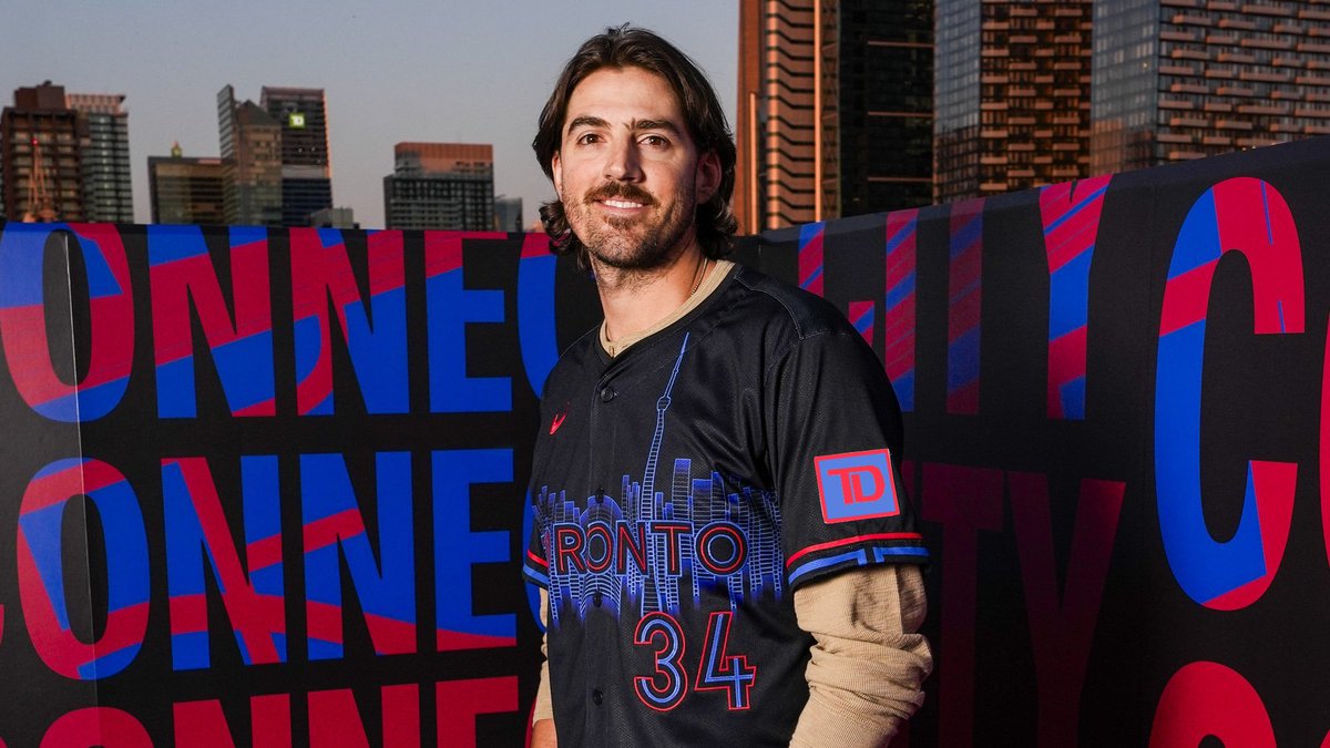 From one Creative Director to another: please, please <a href="/TD_Canada/">TD (Canada)</a> approve the use of an night-mode TD logo for the City Connect jerseys. <a href="/BlueJays/">Toronto Blue Jays</a>