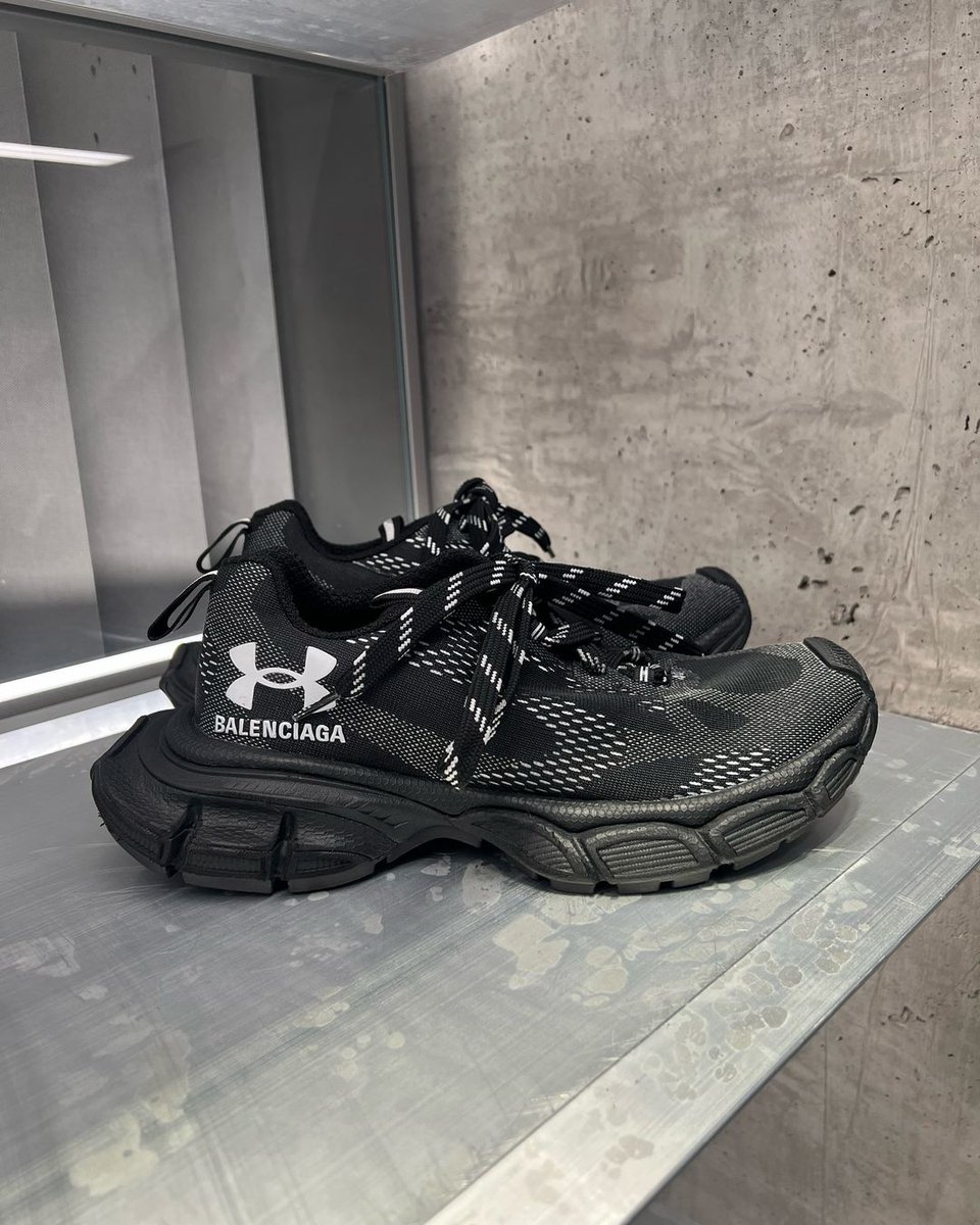 First look at the Balenciaga x Under Armour footwear 👀

(Via: myfacewheno_o/IG)