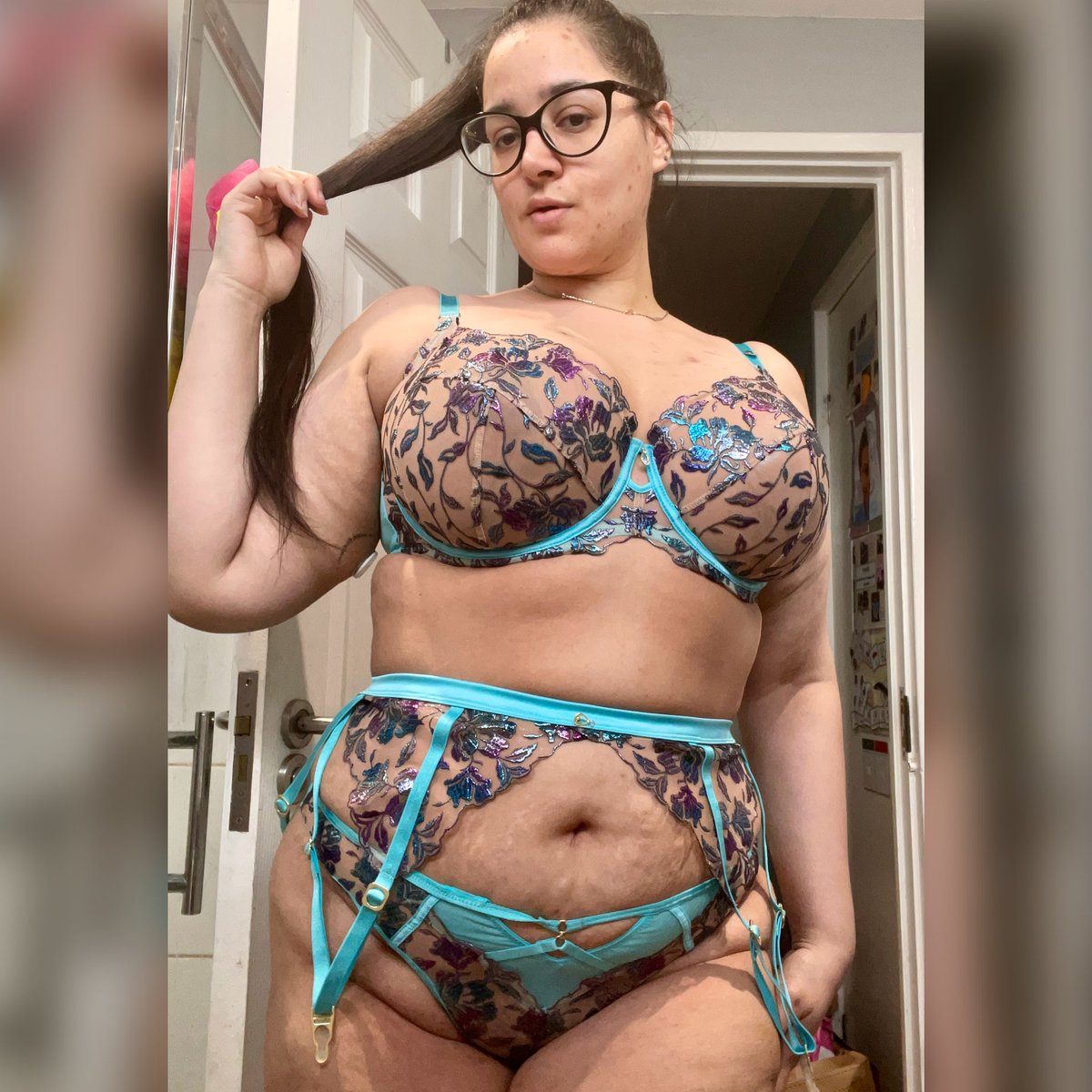 Powderpuff_Room's tweet image. @AnnSummers have a 30% sale on everything! Including the Euphoric set! 💙 ✨

annsummers.com/lingerie/linge…

#blogger #fbloggers #lingerieblogger #lingerie #plussizelingerie #plussizeblogger #plusize #psblogger #bodypositivity #suspenders #annsummers #northamptonblogger #northampton