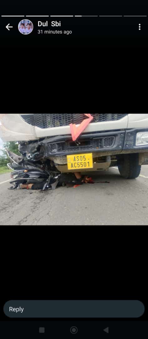 Hit and run:
Two killed by a Speedy dumper near NUMALIGARH REFINERY. Golaghat, Assam. 
Let's see how @assampolice @GolaghatPolice will act. 
@aboyobbhuyan @Dhurjyoti5
@himantabiswa @gpsinghips @CMOfficeAssam