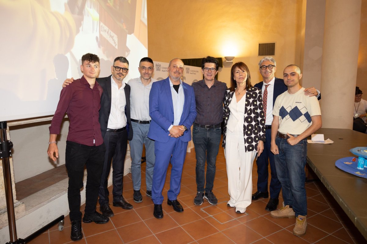 Confindustria Ascoli Piceno, premiazioni del concorso provinciale per giovani inventori ''Eureka! Funziona!'' picenotime.it/it/pagine/59F8… @Confindustria @G_Mofficial