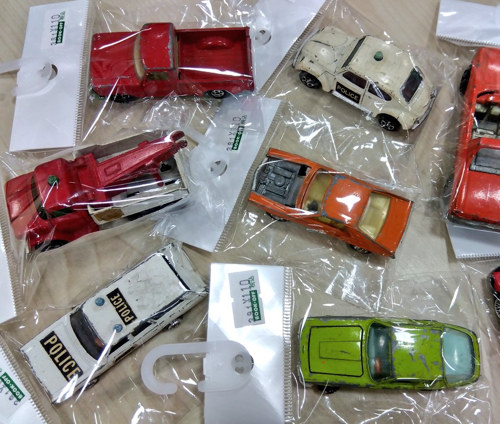 furuiminicar_sw's tweet photo. 今日の収穫はヴィンテージだな
#playart
#マッチボックス
#whizzwheels
#コーギー
#ミニカー
リサイクルショップで
各100円(税別)
まずは汚れを何とかしないとね。 https://t.co/DIt8WLQbfe