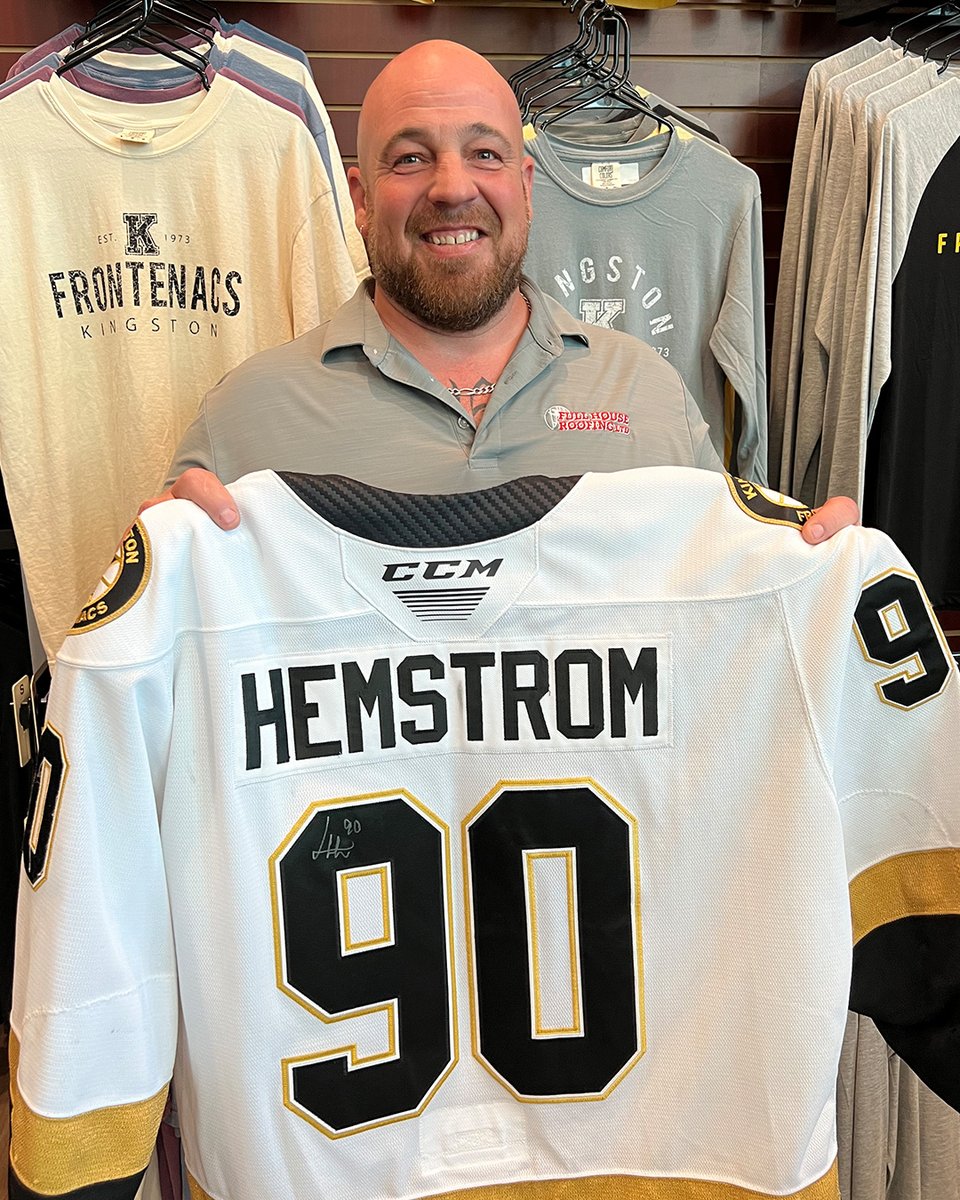 We kicked off today by presenting William Deguire, our latest 'Member Draws' winner, with a signed Linus Hemström jersey! Become a 2024-25 season ticket member and you could be our next winner! Memberships: myfrontenacs.com #SolidGold | @OHLHockey