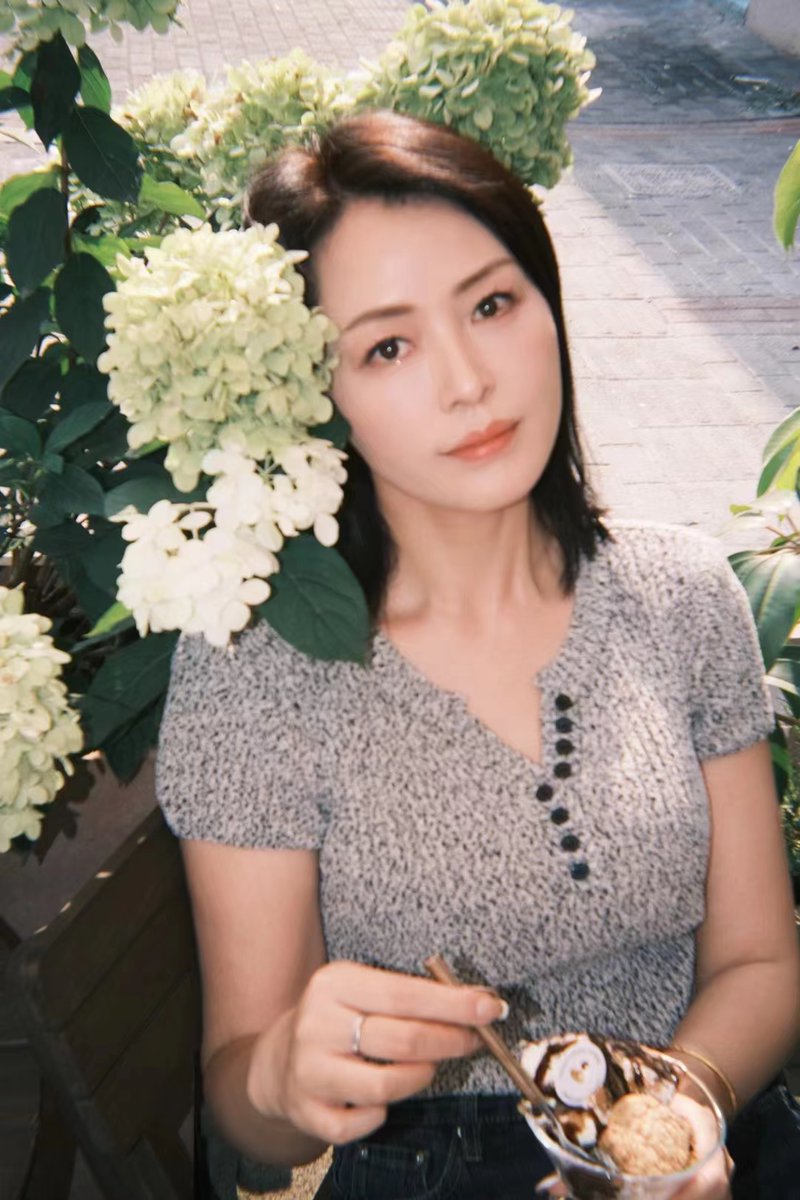 liuping5201's tweet photo. 自己女儿拍的，同事介绍用的推，几年了，潜水了很久，以后发一些自己照片和碎碎念吧。
@Daguidiyi
@DaFoer_
@Fojiangnice
@quanshibb https://t.co/fpka2bZ7BD