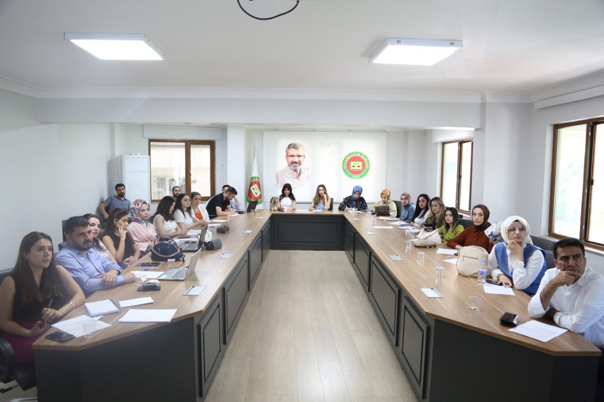 dbegitimmerkezi's tweet photo. Mayıs Ayı Staj Eğitim Programı kapsamında “Eşler Arasındaki Mal Rejimi Tasfiyesi” konulu atölye çalışması yapıldı. 
Katkılarından dolayı Av. Canan ATABAY'a teşekkür ederiz. https://t.co/lJ6JCiJ309