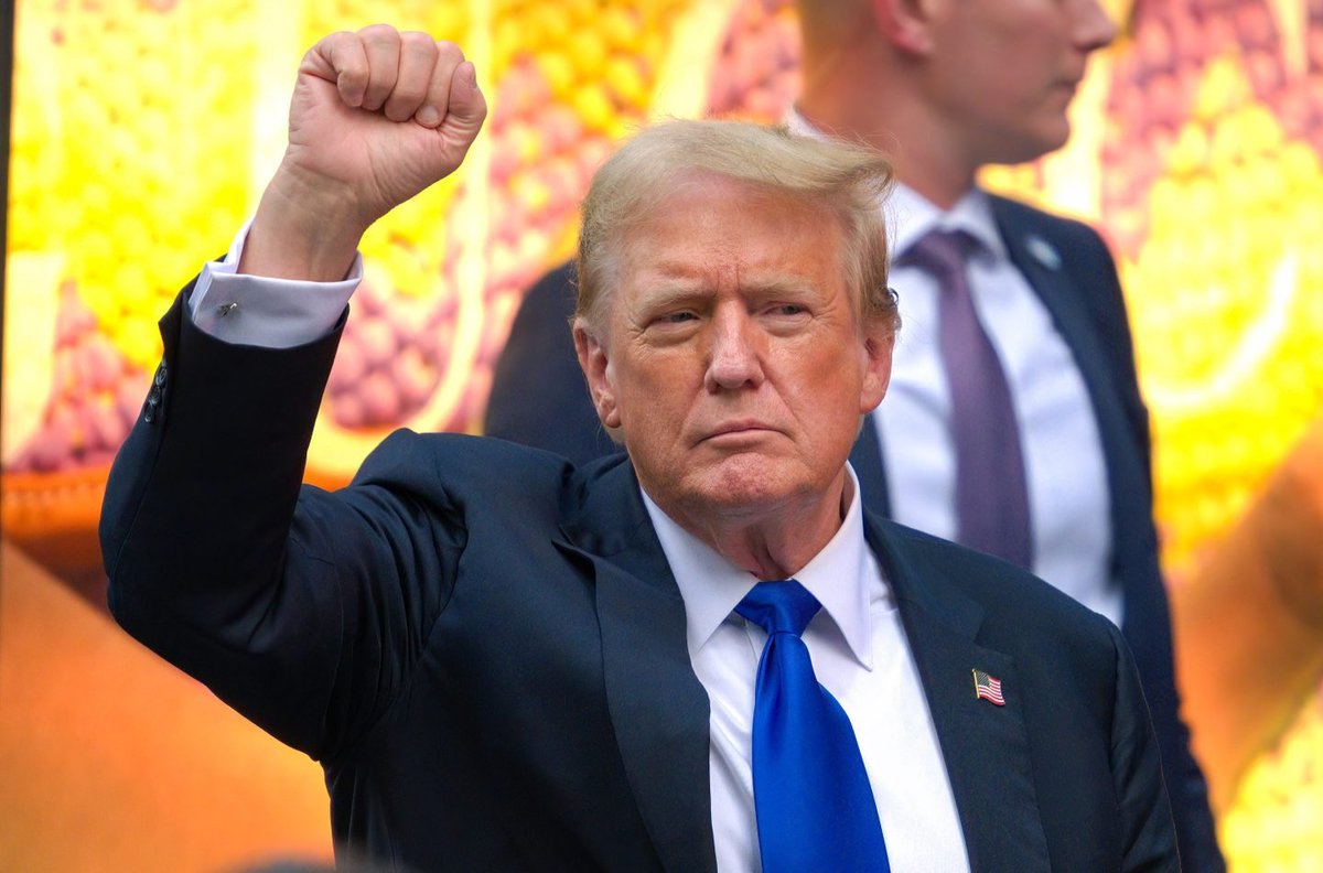 CollinRugg's tweet image. JUST IN: The Trump campaign raised a whopping $34.8 million in small dollar donations after Trump was convicted in New York City.

The people are awake 🔥

"President Trump raised $34.8M dollars from small dollar donors," the campaign announced.

An equally remarkable statistic…