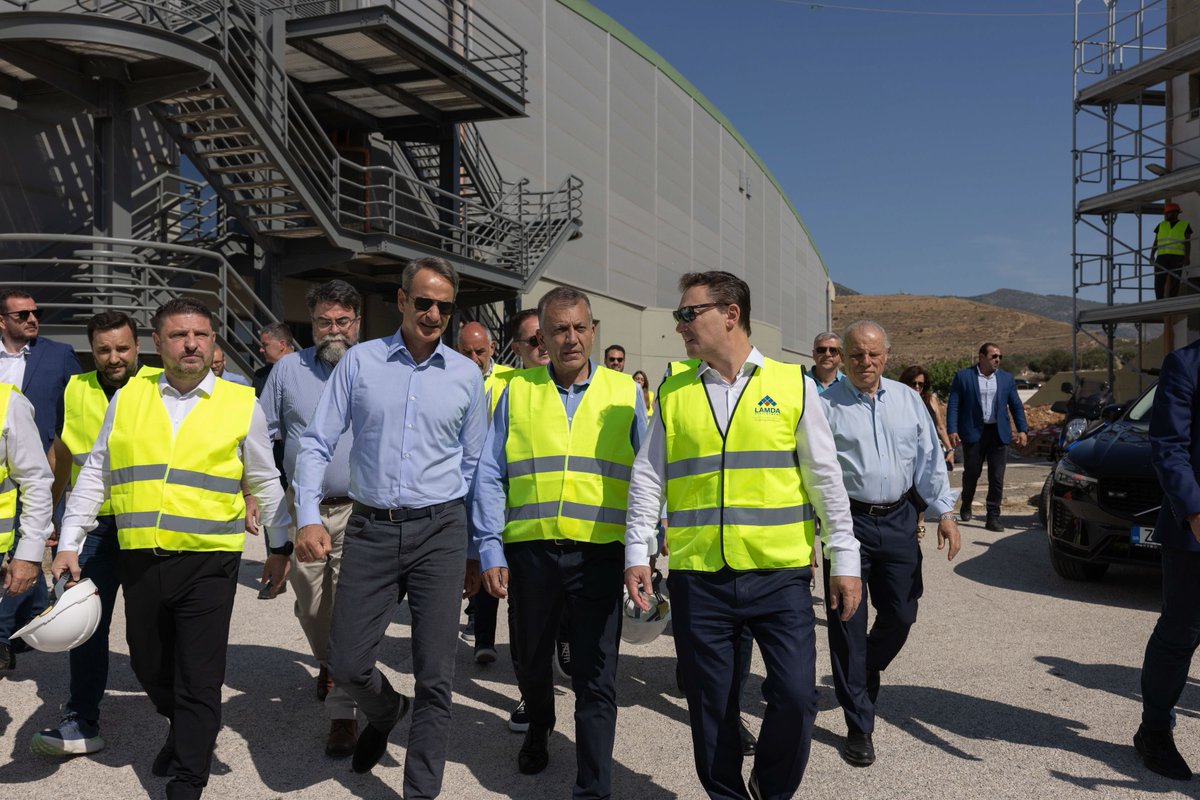 Lamda_Dev's tweet image. Παρουσία του Πρωθυπουργού κ. Κυριάκου Μητσοτάκη, επισκεφτήκαμε τις Ολυμπιακές αθλητικές εγκαταστάσεις στην Παιανία για να παρακολουθήσουμε την πρόοδο των εργασιών δύο κτιρίων, συνολικής έκτασης 16.000 τ.μ.. Ένα έργο που έχει αναλάβει εξ’ ολοκλήρου η #LAMDADevelopment.