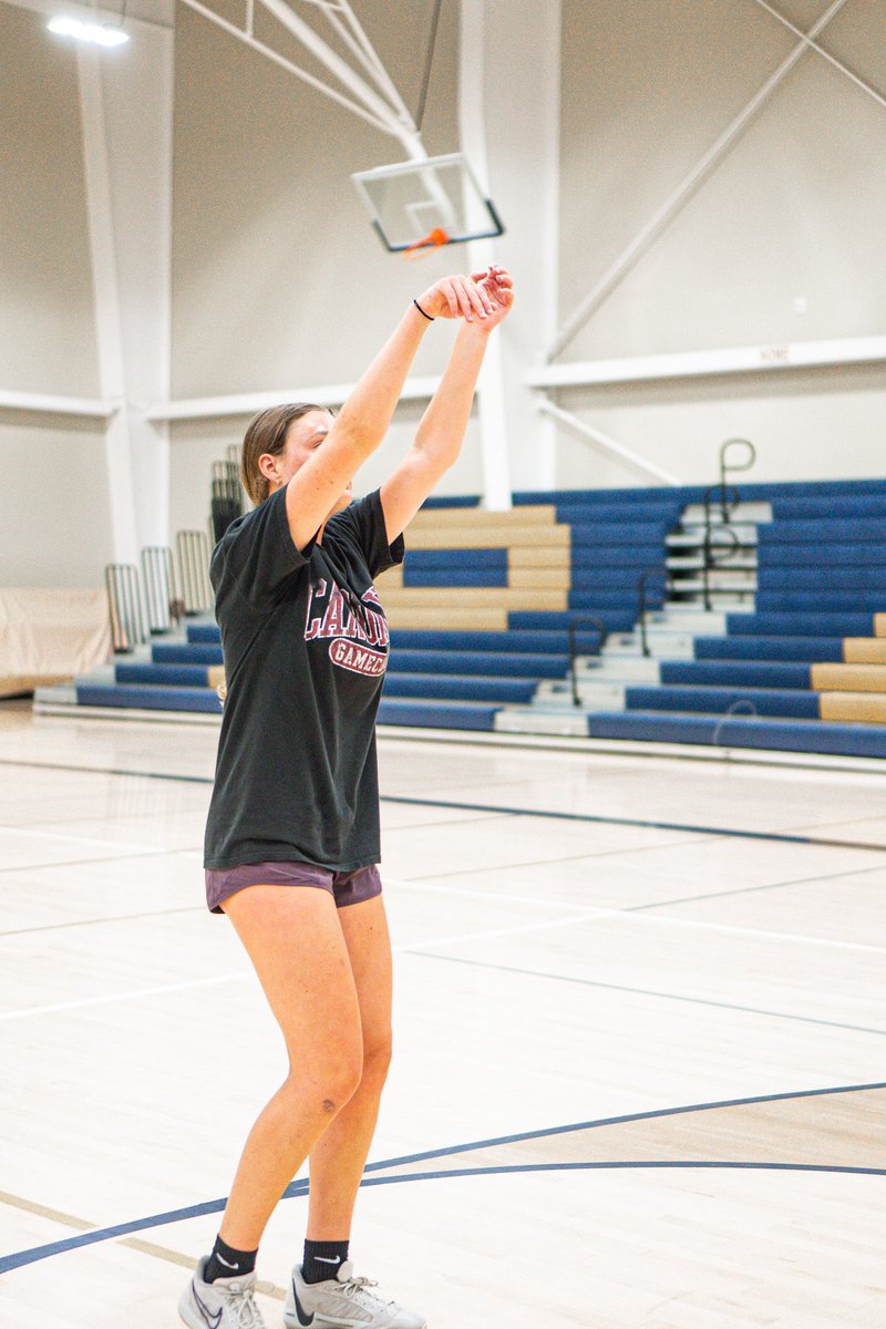 From the beach to the basketball court ☀️🏀

<a href="/AveryClark26/">Avery Clark</a>