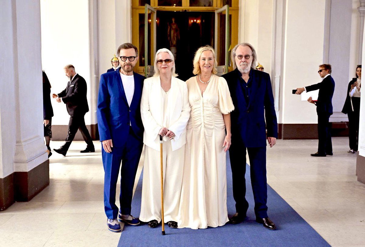 ABBA reunite to be awarded knighthoods in Sweden and all of a sudden all seems OK in the world again. Thank you for the music, legends. What a wonderful sight. ❤️