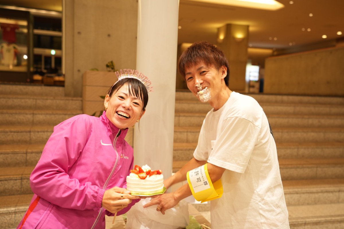 junjun8460's tweet photo. そして嫁ちゃん、本日5月31日はバースデイレースでした🎂🎉

そりゃあもちろん29歳も最高の一年にするぞ🔥🔥

(なぜか顔面ケーキは僕がやられました😂) https://t.co/jVoB9Vg6zv