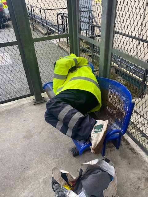 The team were out patrolling, call came into #AbbottsRoad of male sleeping in a residents doorway. We responded, found this male &amp; he was shown wanted x2 by the courts for #Theft &amp; #CriminalDamage matters #Arrest #SaferSouthall <a href="/MPSSouthallBdwy/">Southall Broadway & Southall West</a> <a href="/MPSDormersWells/">Dormers Wells Police</a>