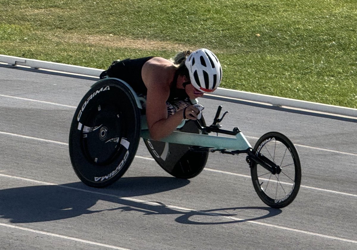 KarlenePetitt's tweet photo. Let the races begin! Warming up for the 800.. in #Arizona @ArizonaState #paratrack #GoKayla It’s going to be 103 today. #Inspire #Athletes https://t.co/xd3jtROUba