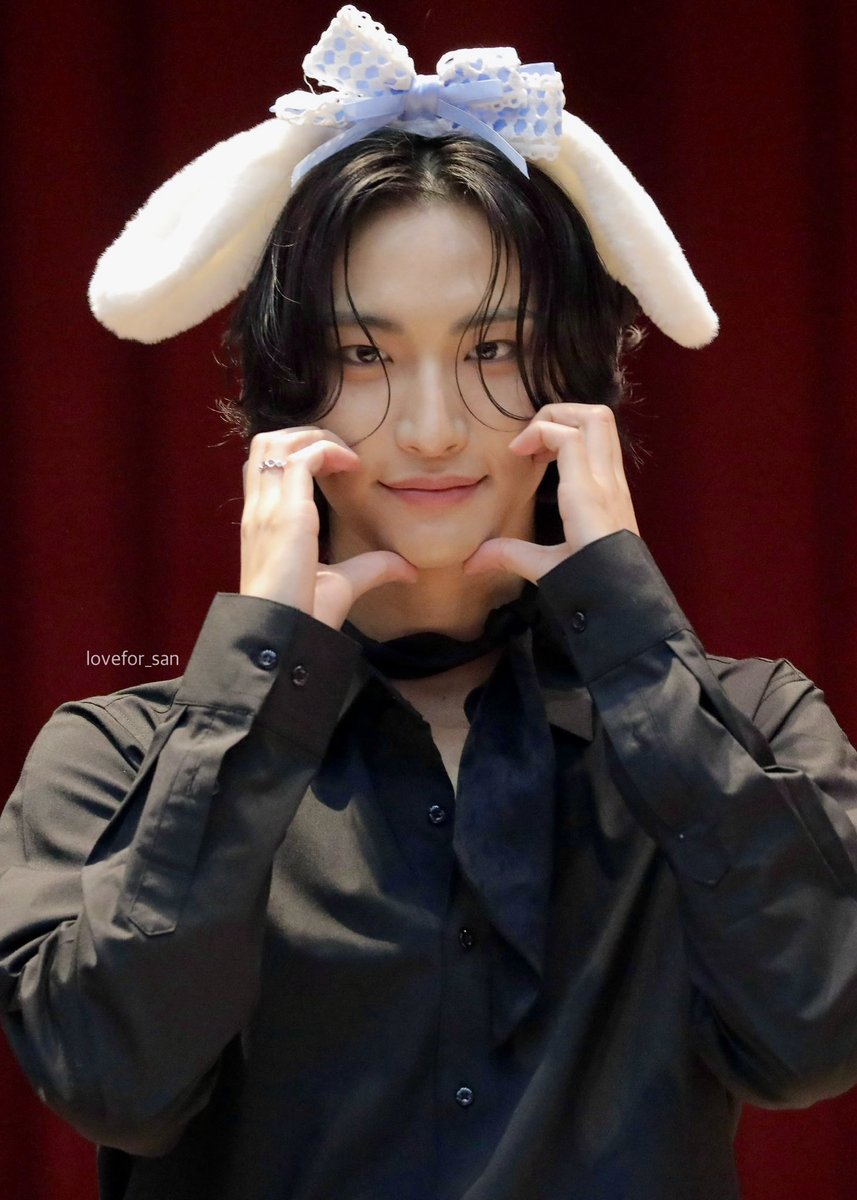 lovefor_san's tweet photo. 240531 메이크스타 팬싸 #성화 #SEONGHWA #ATEEZ 

시나모롤 떵 https://t.co/hzacXYXjjM