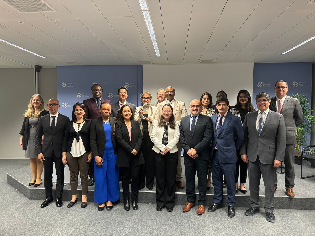 The event included a panel discussion, with the keynote address delivered by @RGryspan  Ambassador Brown <a href="/DrRJIBrown/">Richard Brown</a>  presented an award to SG Grynspan on behalf of the Group.