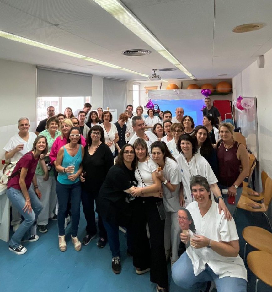 M'acomiado del #CAPCiutatMeridiana amb molt de carinyo, han sigut deu anys genials amb un gran equip i companys que són amics. Començo una nova etapa laboral amb molta il•lusió.💙 @apicsbcn <a href="/MuntaneM/">MMuntané</a> <a href="/Kilian31997422/">Kilian Trenard</a> <a href="/OlgaMuoz11/">Olga Muñoz</a>