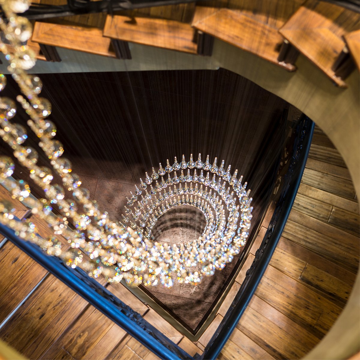 Bring Your Custom Lighting Design Vision to Life! When looking for the ideal lighting for your projects, explore custom-made options to match your vision. Read our new post: bit.ly/4e1YAiM #schonbek #customlighting #luxurylighting #interiordesign