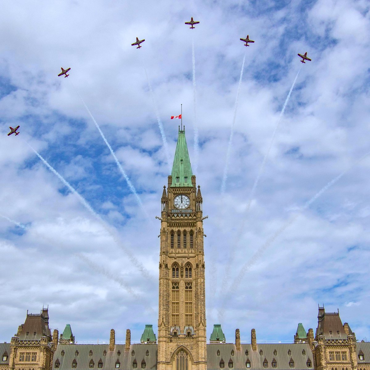 We're planning a party in the sky on #CanadaDay in the Nation's Capital to mark #RCAF100! Join us for a historic flypast featuring aircraft from the past, present, and future. Stay tuned for more updates. #ParadeInTheSky