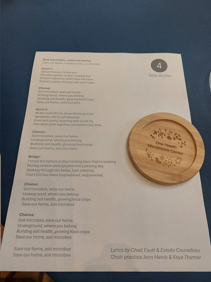 I am super happy to be at the #OHMS2024 !!
It's been an amazing experience having the chance to meet a lot of people working with microbiomes 🧫 from all over the world. 
Oral presentation ✅️👩‍🏫
Singing a microbiome song ✅️😅