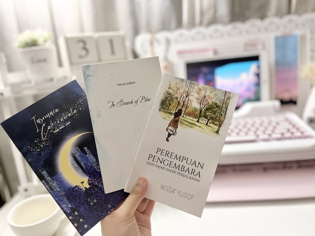 sajidareads's tweet photo. 3 buku puisi yang saya beli &amp; baru sampai hari ni. Semua dari @nusacentre_. 🥰 https://t.co/u1y5OBtsSV