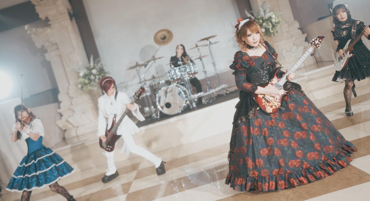 6/1 20:00 MVプレミア公開！！一緒に観ましょう！
HIZAKI - 「Stella Maris」MV

youtube.com/watch?v=qClzWM…