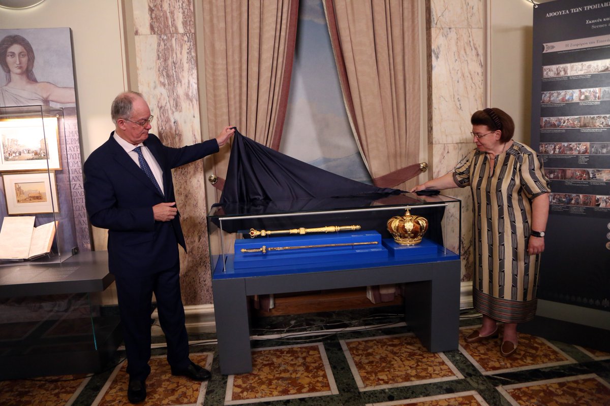 Parliament_GR's tweet image. Στην αίθουσα Τροπαίων «Ελευθέριος Βενιζέλος» της Βουλής των Ελλήνων από σήμερα τα «βασιλικά εμβλήματα του Όθωνα, στέμμα-σκήπτρο-ξίφος» hellenicparliament.gr/Enimerosi/Graf…
#vouli #hellenicparliament #parliamentgr #Βουλή #ΒτΕ #ΒουλήτωνΕλλήνων #greece