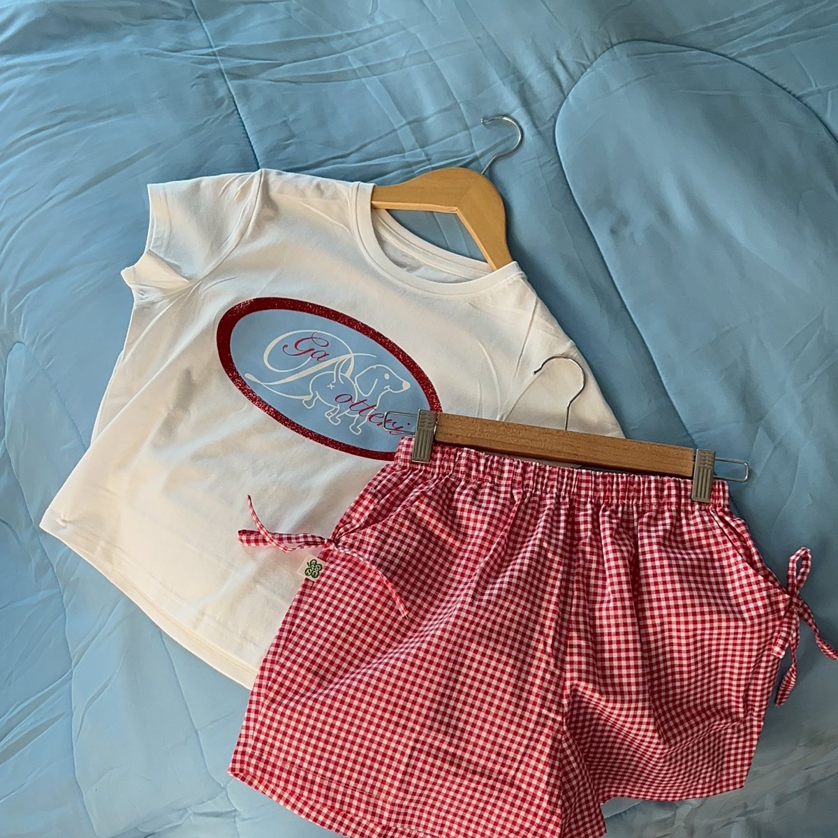 🍓 New arrivals ! 
Concept : dachshund culture 
( baby tee ) 
Design by Agar 🫐