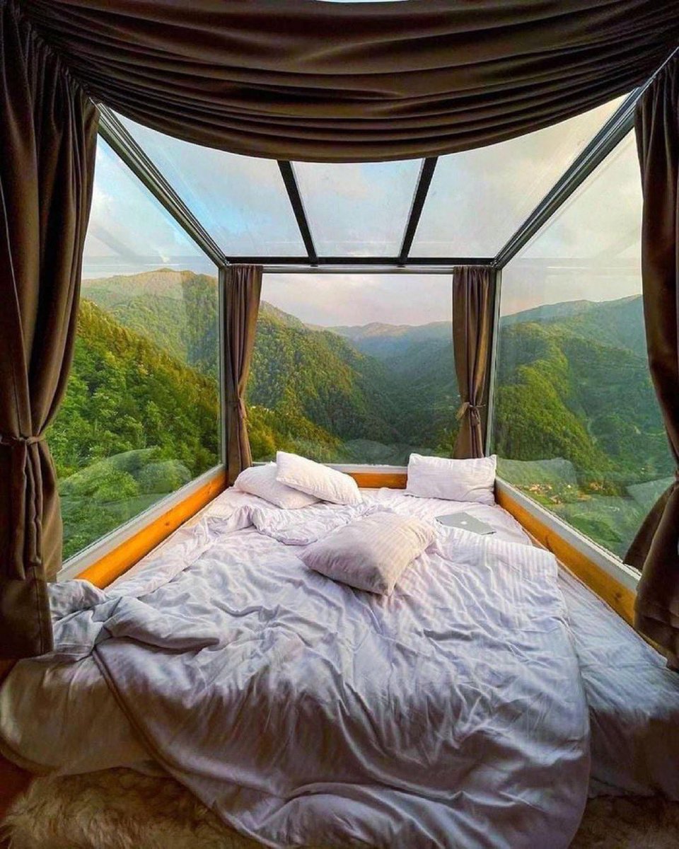 blknoiz06's tweet image. memetic analysis

people don't understand why memes go up because they don't have a good framework for evaluating them, they can't do fundamental analysis on the assets cash flows like they can with everything else

I did a long tweet other day on what makes a good meme here (…