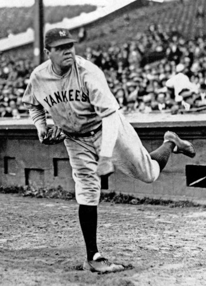 24/05/31 試合がないので、大谷翔平とベーブルースについて述べよう。写真のベーブルースはそっくりさん。以前大谷自身がインスタグラムに載せた。もし本物のベーブルースが生きていたら、自分の記録を超える日本人青年に何とコメントするだろう。（大谷のインスタグラムと日刊スポーツのサイトから）