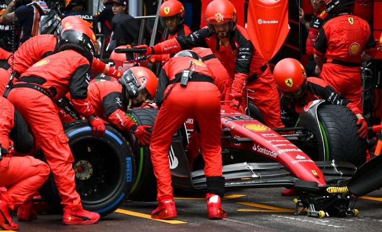 iezzi34's tweet photo. Professional sports are not only about the athletes.

It's like a car race, where the success of a team is determined by the daily efforts of each individual staff member.

So, if you're wondering whether your work can impact the team's success... absolutely!

#success #team https://t.co/KlvGPs7ld6