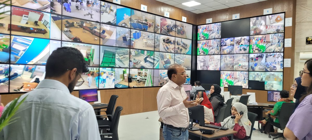 SPHERE Consulting visited @PSHDept's new state-of-the-art surveillance room, enabling 24/7 hospital monitoring. The facility also includes Healthline (1033) for efficient concern resolution. Notably, the call centre staff are predominantly women, promoting #WomenEmpowerment.