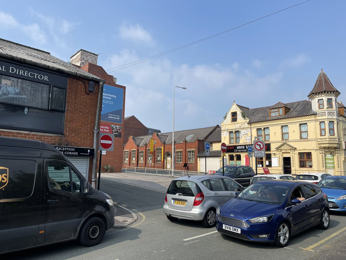 These signs do not apply‼️ 

Just a warning for anybody, these signs do not apply and are being removed shortly. This will allow you to get around the bus gate to Marsh Lane.

Call us on 01772 250682 for more details📞

<a href="/BIDPreston/">Preston City Centre BID</a> <a href="/ShopPrestonCity/">Shop Preston</a> #busgate #gainsboroughvsbusgate