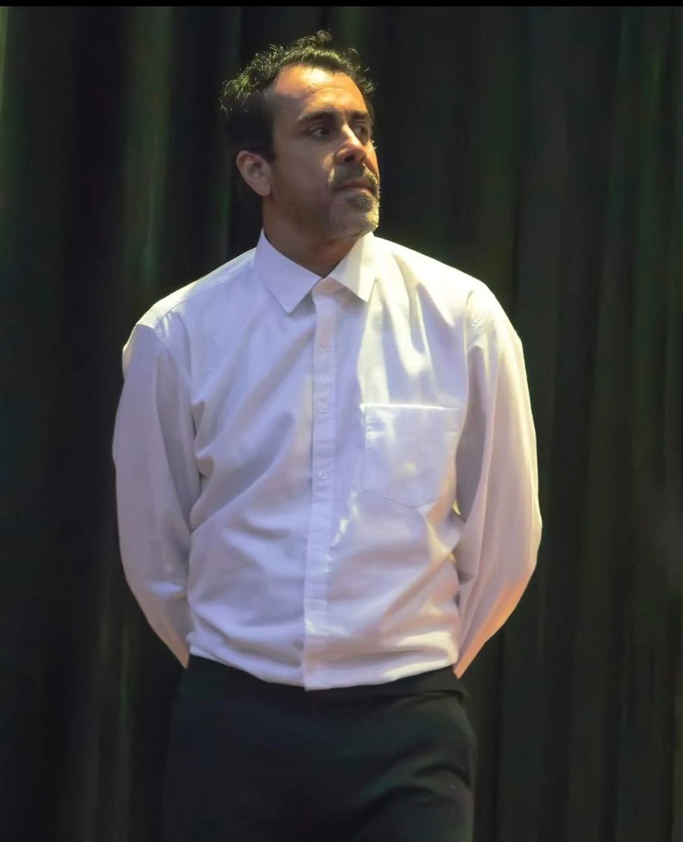 O Musical
A Lapa suas histórias, ritmos, simbolos, becos, vielas, arqueduto &amp; carnavais
🎭🎵 Garçon Oliveira

 Fotografia 📸 #IsabelBulcãoAceti

#teatro #reservacultural #musical #arte #ator #kaustchs #Niterói #SãoDomingos #ctag #Mariliadamatta #Leokaustchs #Isabeimpressoes