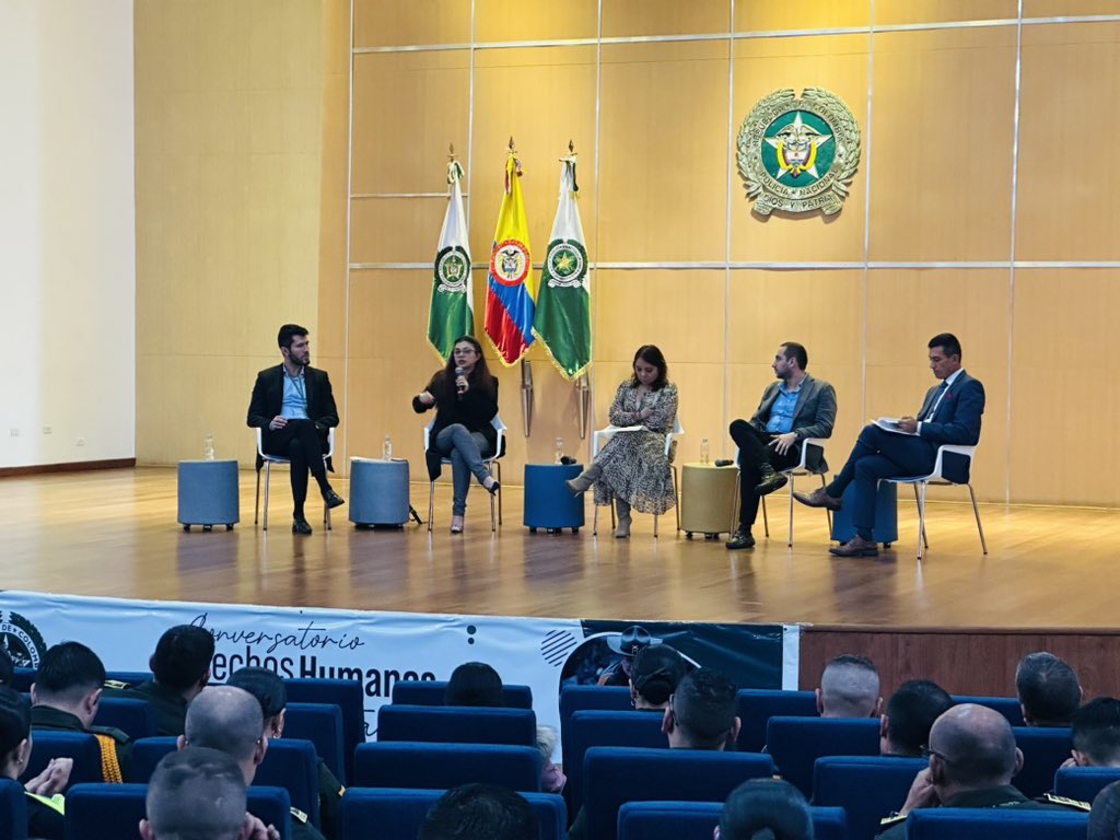 En nuestro conversatorio “DerechosHumanos y Ambientales” nuestros panelistas nos invitan a pensar en ¿qué estamos haciendo para aportar a la protección del capital natural? ¿existe una inacción frente a las afectaciones del cambio climático?