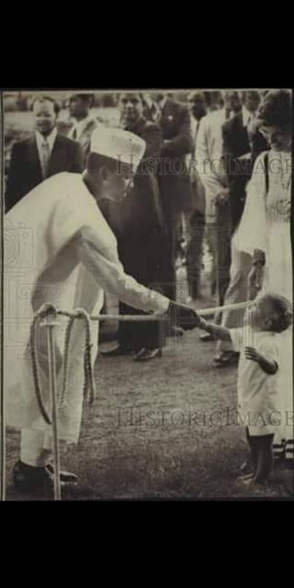 Old picture of Nigerian Head of State Yakubu Gowon in 1973 shaking hands with young Justin Trudeau, now prime minister of Canada.🇨🇦